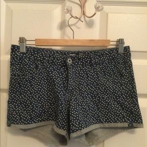 Size 16 reg blue jean stretch Levi shorts